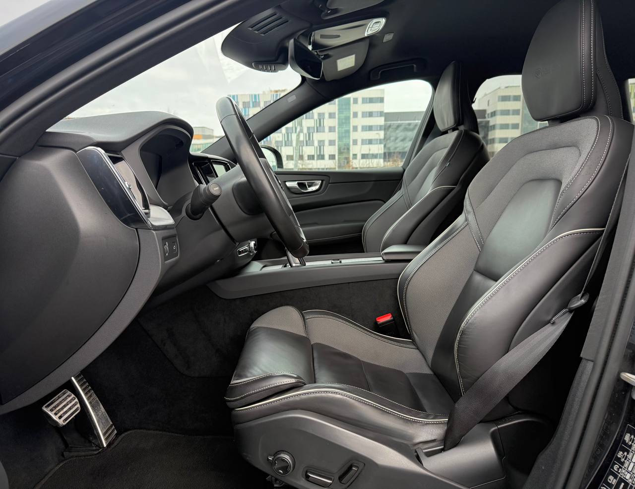 Volvo Xc60 R-design B4 Awd