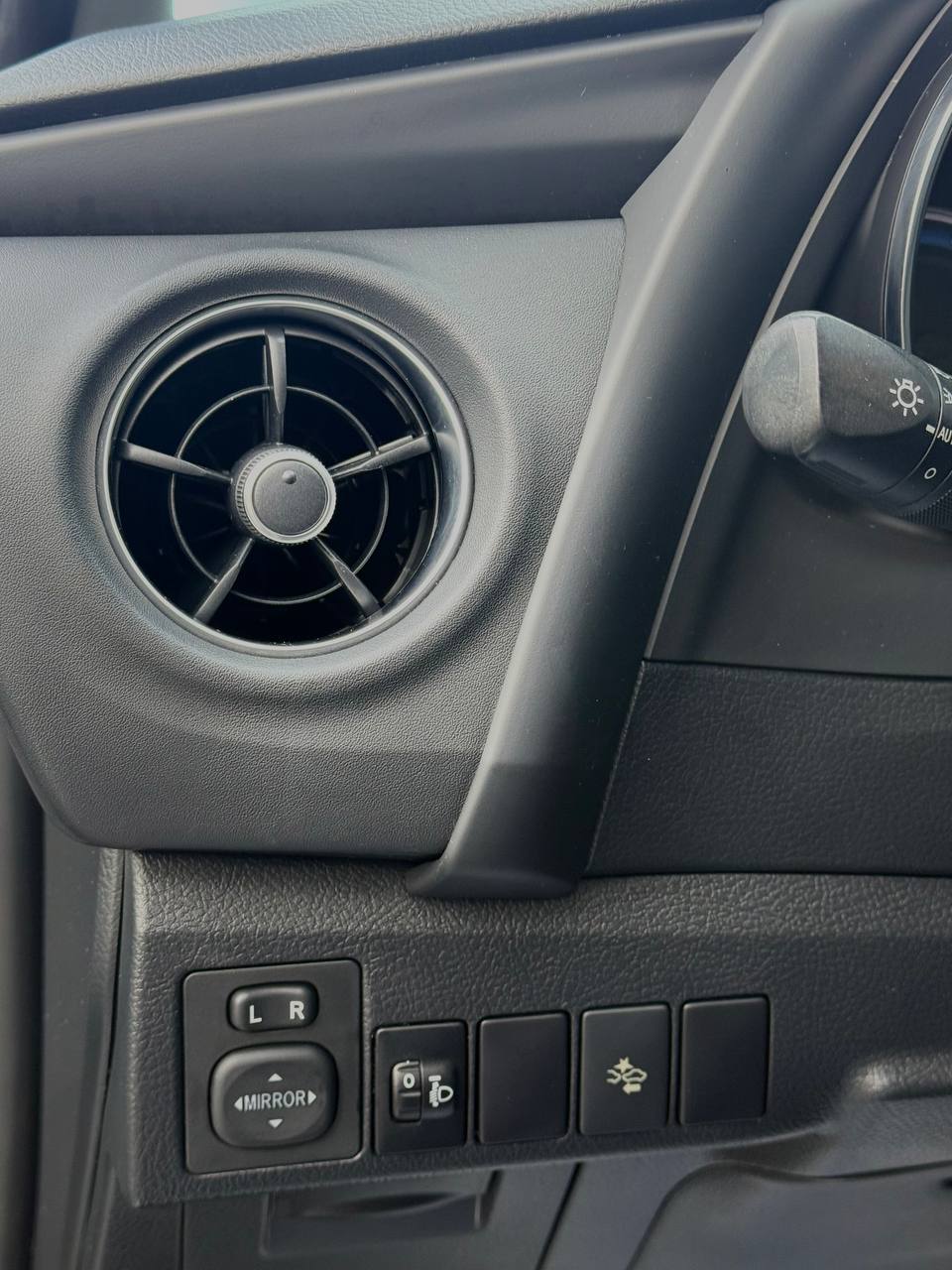 Toyota Auris 1.8 Hybrid