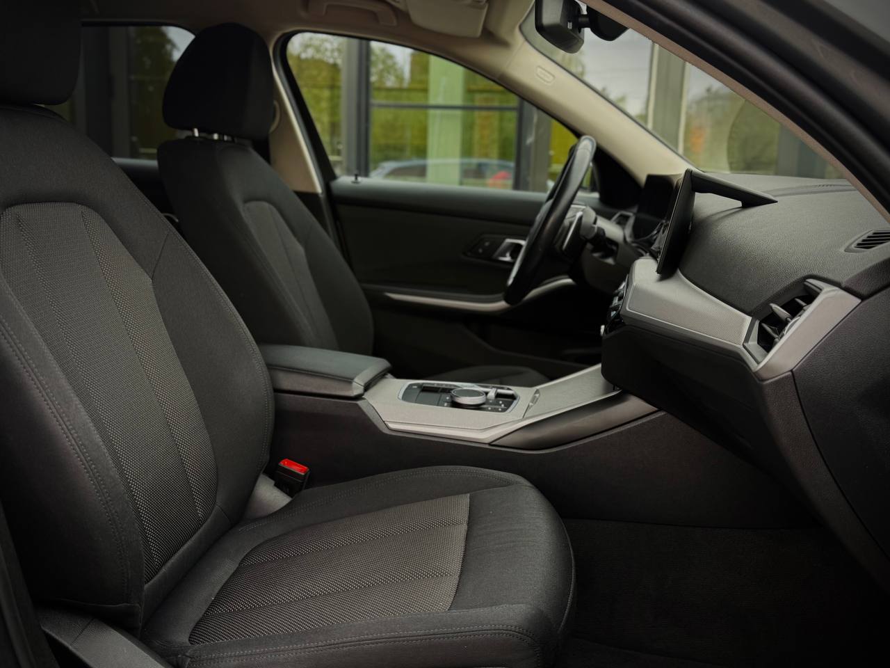 BMW 318d G21
